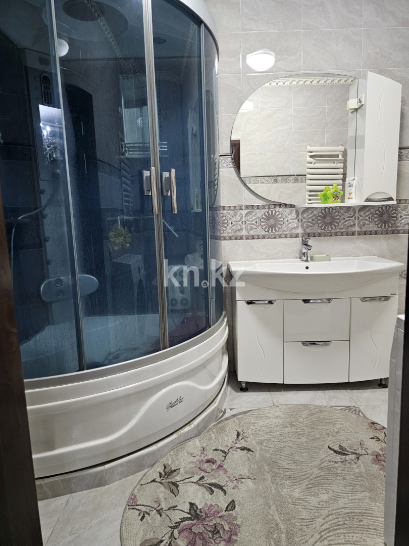 Аренда 4-комнатной квартиры посуточно, 152 м², ул. 8 Марта, дом  5а - Аренда квартир посуточно в Шымкенте фото 3 из 12