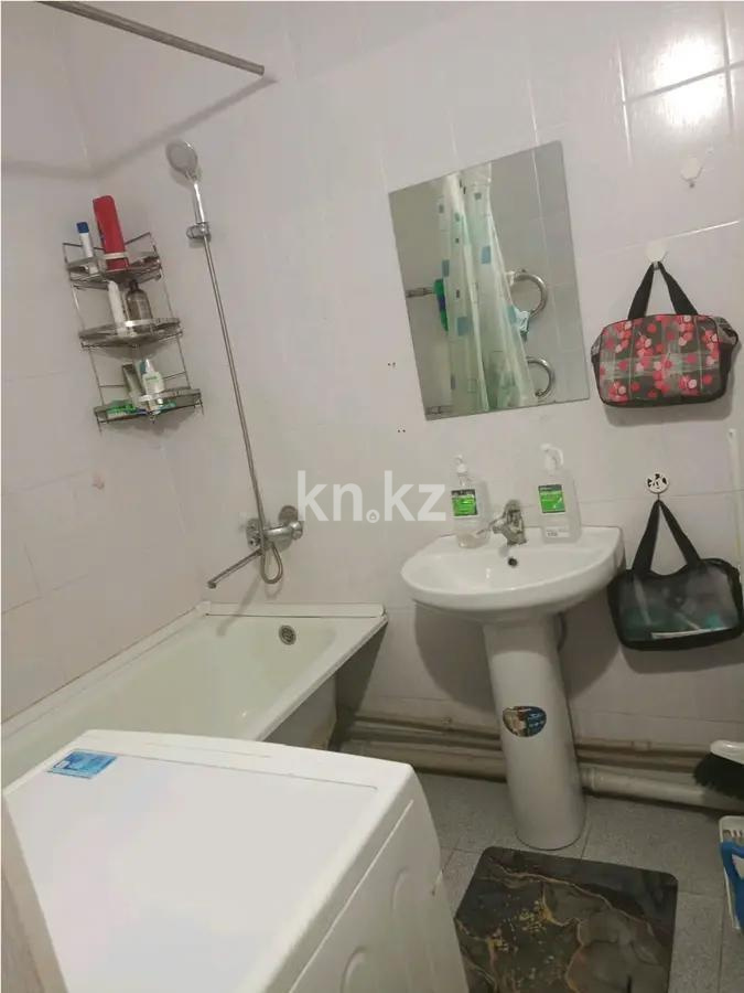 Продажа 1-комнатной квартиры, 40 м², мкр-н Кокжиек, дом  15 в Алматы - фото 3