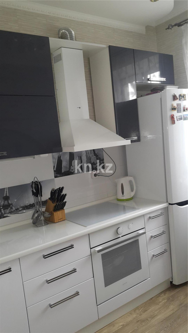 Продажа 2-комнатной квартиры, 64 м², ул. Мустафина - Продажа квартир в Караганде фото 1 из 16