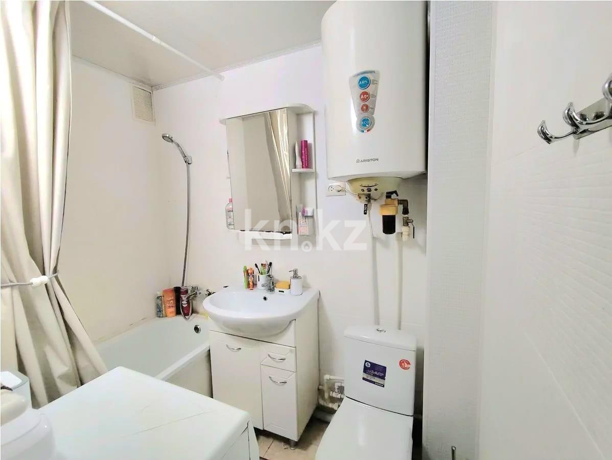 Продажа 3-комнатной квартиры, 60 м², ул. Язева - Продажа  трехкомнатных квартир в Караганде фото 10 из 14