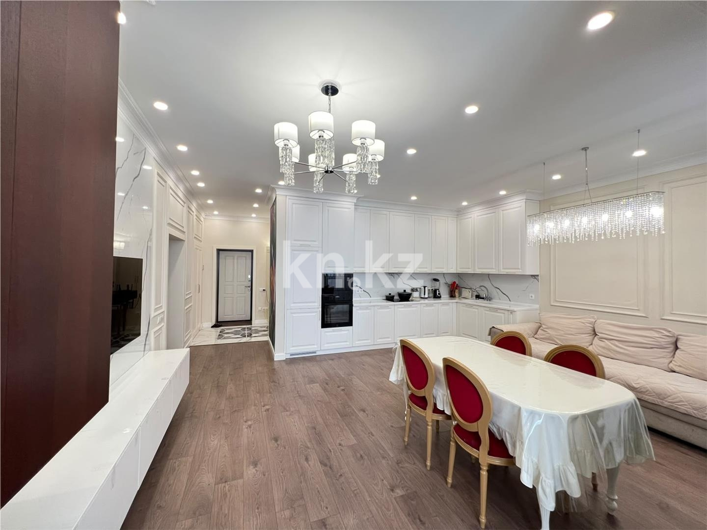 Продажа 4-комнатной квартиры, 112 м² в Караганде