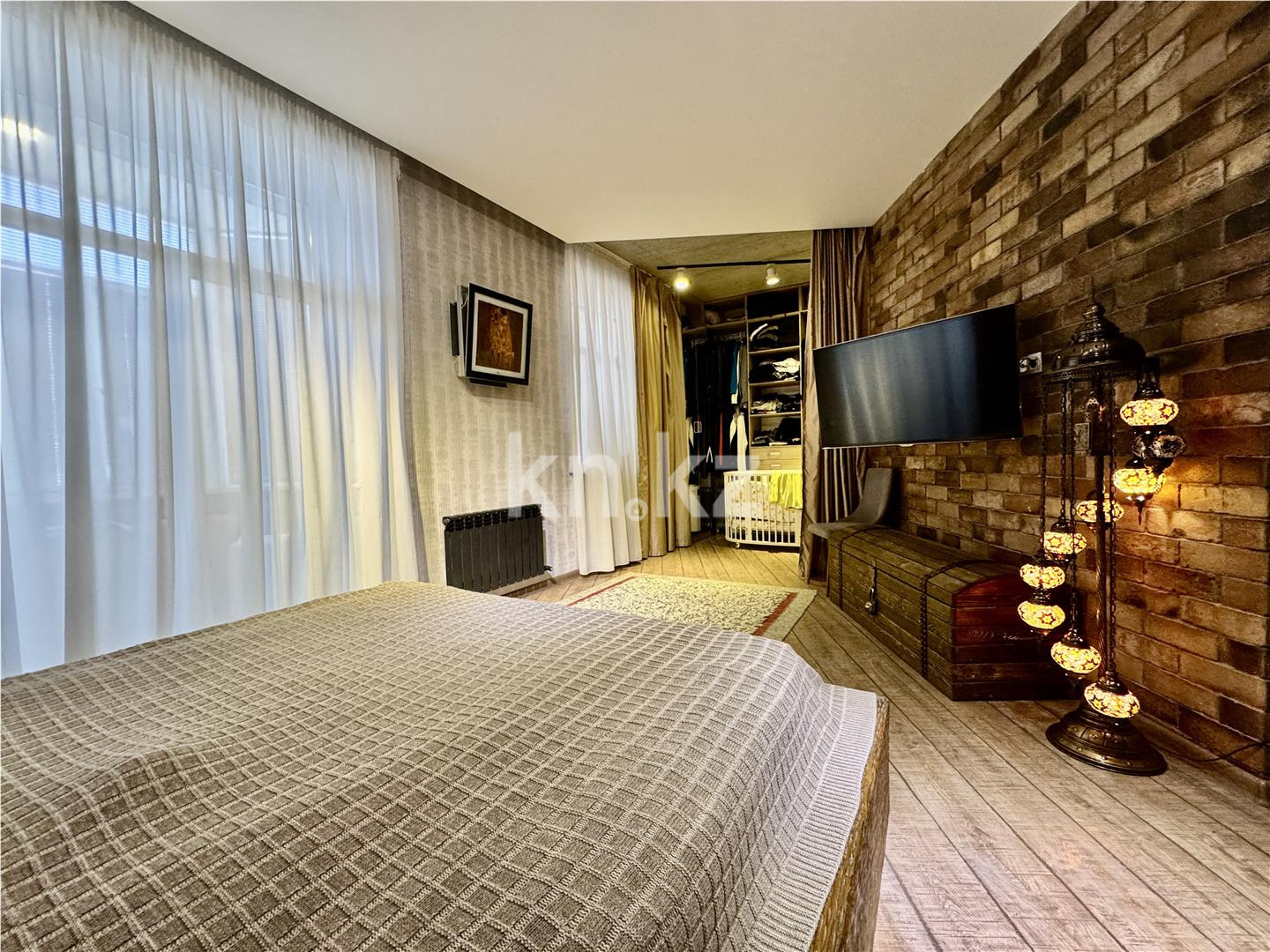 Продажа 3-комнатной квартиры, 160 м², ул. Аманжолова, дом  41 - Продажа  трехкомнатных квартир в Караганде с фото фото 18 из 52