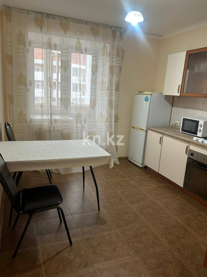 Аренда 3-комнатной квартиры, 84 м², ул. Габдуллина, дом  19 - ул. Кенесары - Продажа земельных участков в Уральске фото 2 из 10