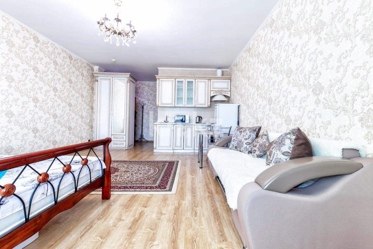 Аренда 1-комнатной квартиры посуточно, 50 м², ул. Достык, дом  5 - ул. Сауран - Аренда квартир помесячно в Казахстане фото 2 из 6