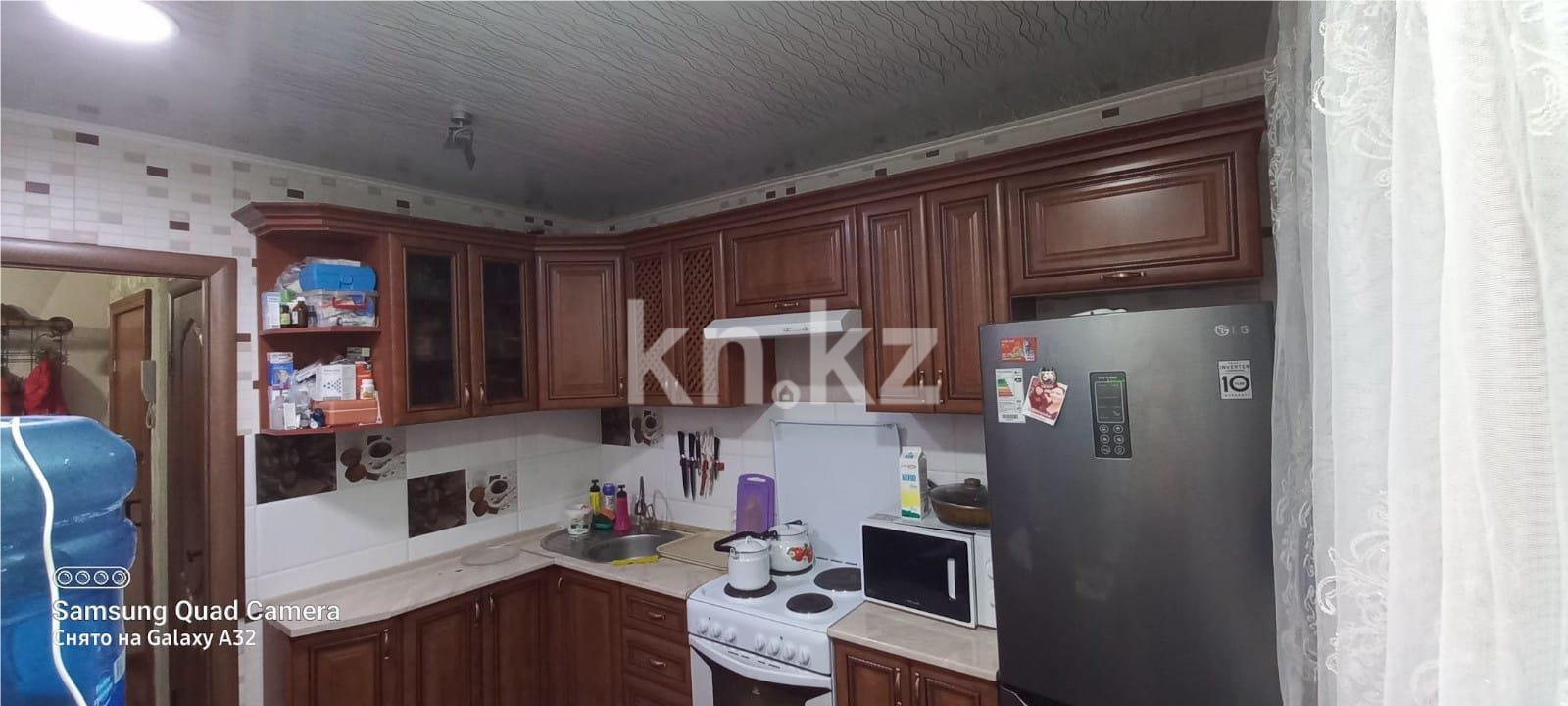 Продажа 4-комнатной квартиры, 81 м², ул. Озёрная - Продажа квартир в Темиртау фото 15 из 18