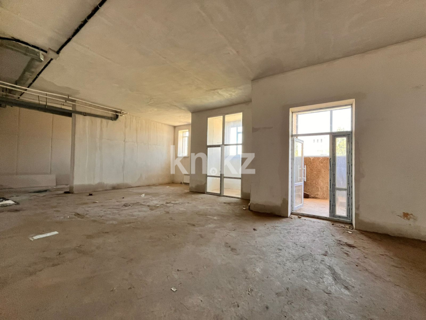 Продажа , 307.1 м², пр. Шахтеров, дом  3/2 - Продажа офисных и торговых помещений в Караганде фото 1 из 9