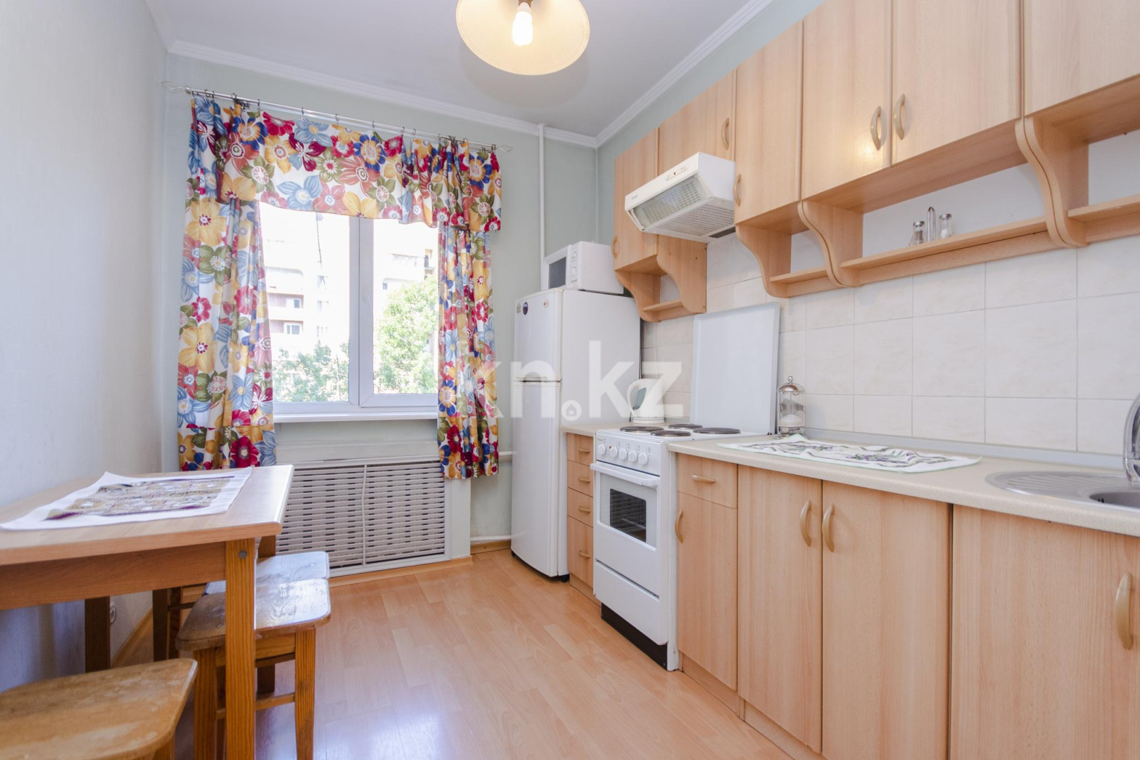 Аренда 2-комнатной квартиры посуточно, 50 м², Самал-1 мкр-н, дом  18 - Продажа квартир в Алматы фото 9 из 19