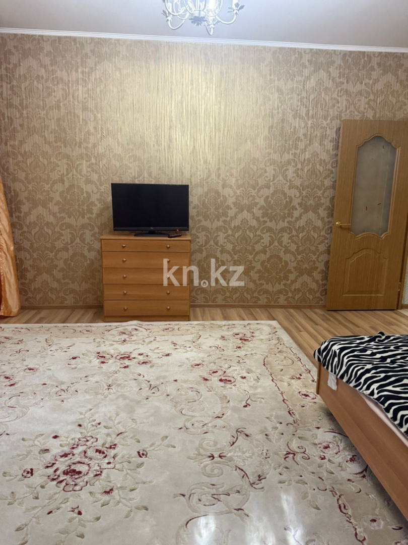 Аренда 1-комнатной квартиры, 50 м², ул. Сауран, дом  3/1 - Аренда квартиры помесячно в Астане фото 4 из 11