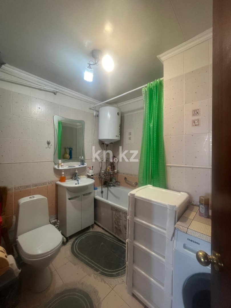 Продажа 3-комнатной квартиры, 63 м², ул. Муканова, дом  6/3 в Караганде - фото 9