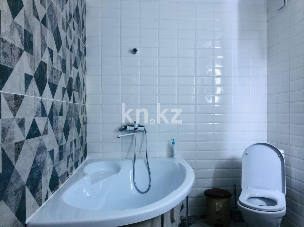 Аренда 1-комнатной квартиры посуточно, 52 м², пр. Абая, дом  92 - ул. Жарокова - Аренда квартир посуточно в Алматы с фото фото 6 из 7