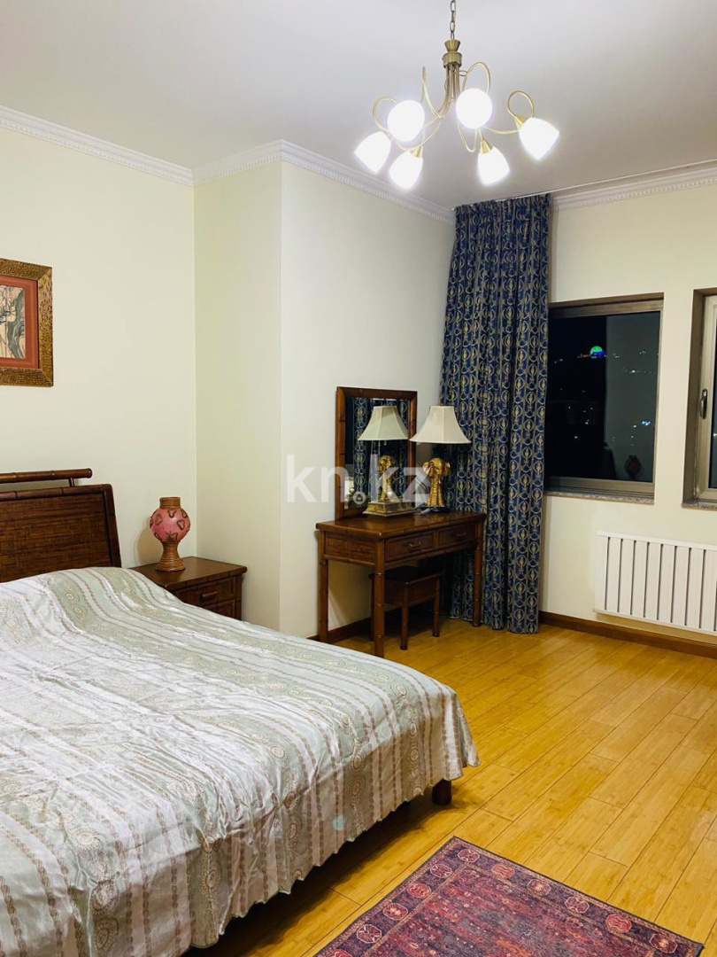 Аренда 3-комнатной квартиры, 140 м², ул. Мендикулова, дом  22 - Аренда  трехкомнатных квартир помесячно в Алматы с фото фото 22 из 28