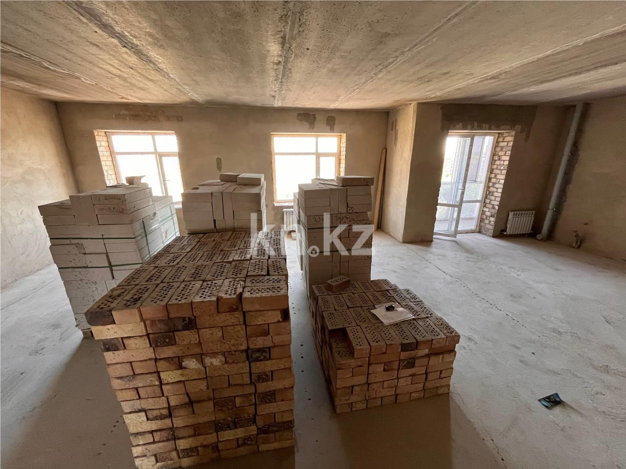 Продажа 3-комнатной квартиры, 90 м², ул. Муканова - Продажа  трехкомнатных квартир в Караганде с фото фото 13 из 31