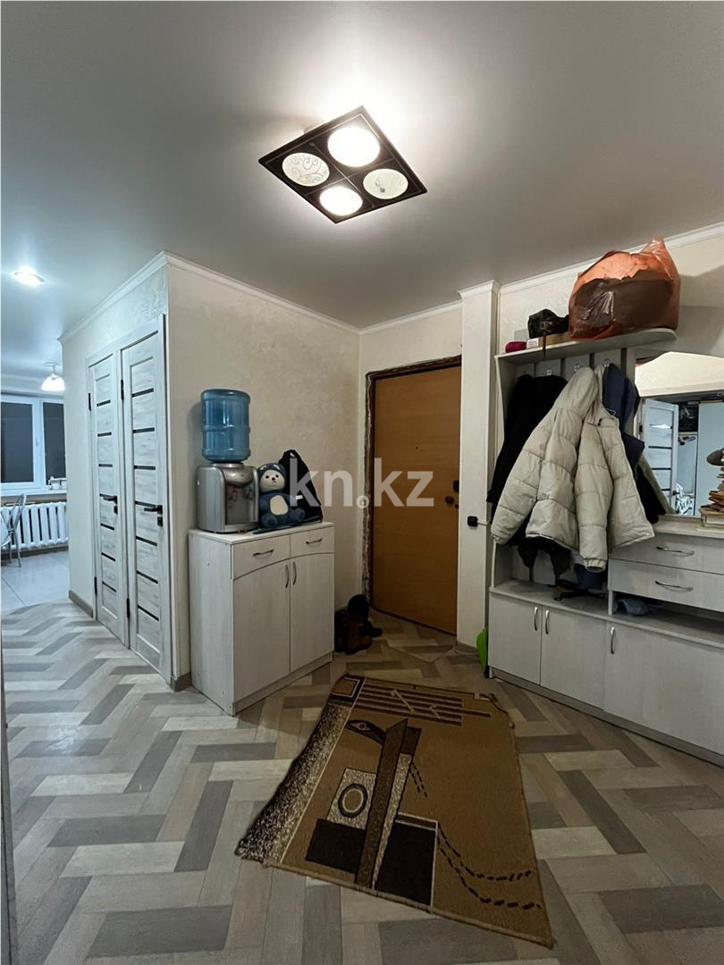 Продажа 3-комнатной квартиры, 63 м², 19-й мкр. - Продажа  трехкомнатных квартир в Караганде с фото фото 7 из 11