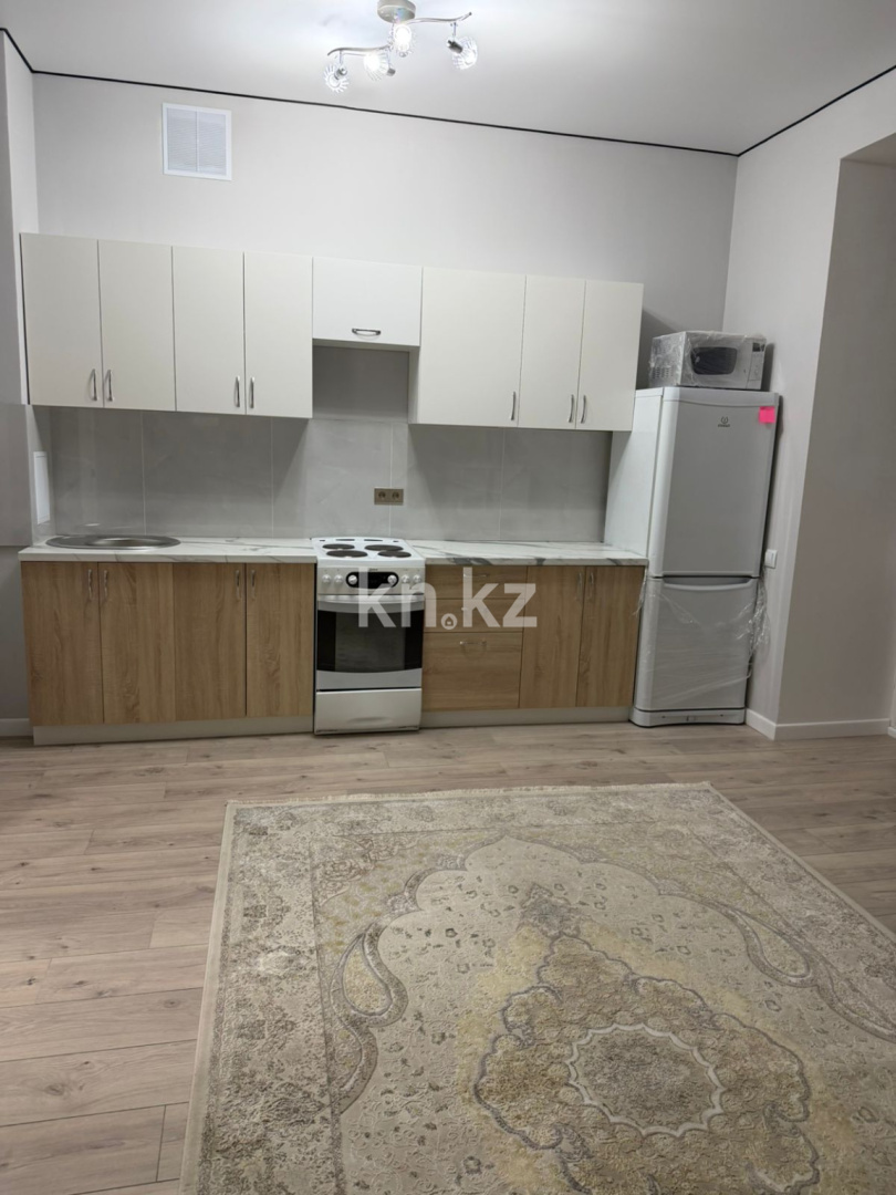 Аренда 1-комнатной квартиры, 40 м² в Астане