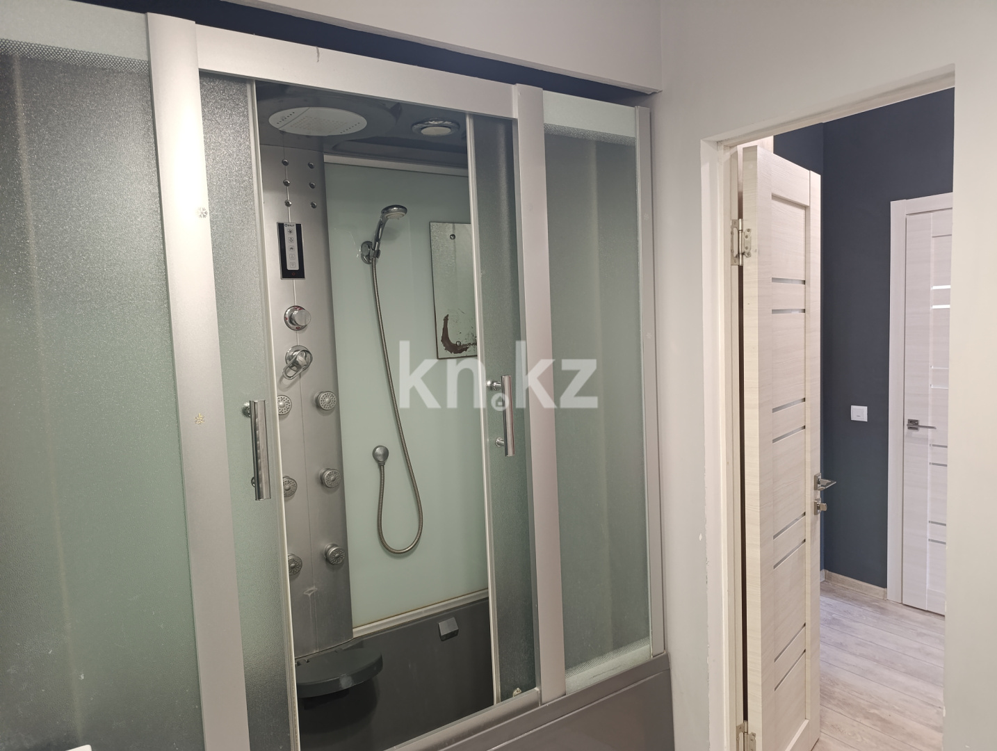 Продажа 2-комнатной квартиры, 61 м² - Продажа квартир в Караганде - страница 2 фото 12 из 18