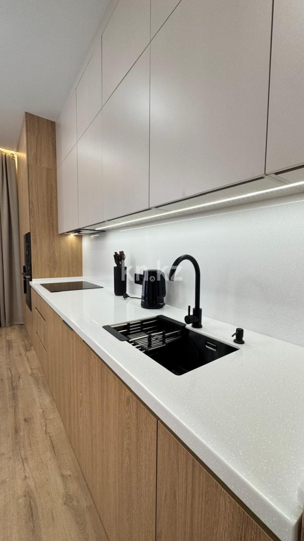 Аренда 3-комнатной квартиры, 90 м², пр. Аль-Фараби - Аренда  трехкомнатных квартир помесячно в Алматы фото 3 из 14