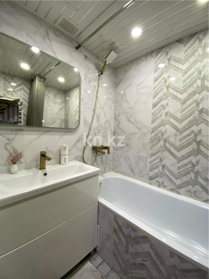 Продажа 3-комнатной квартиры, 69.9 м², ул. Куйши Дина в Астане - фото 15