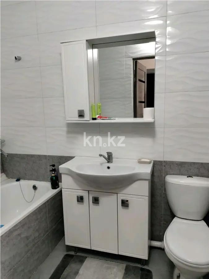 Продажа 2-комнатной квартиры, 40 м², мкр-н Кокжиек, дом  20 в Алматы - фото 3