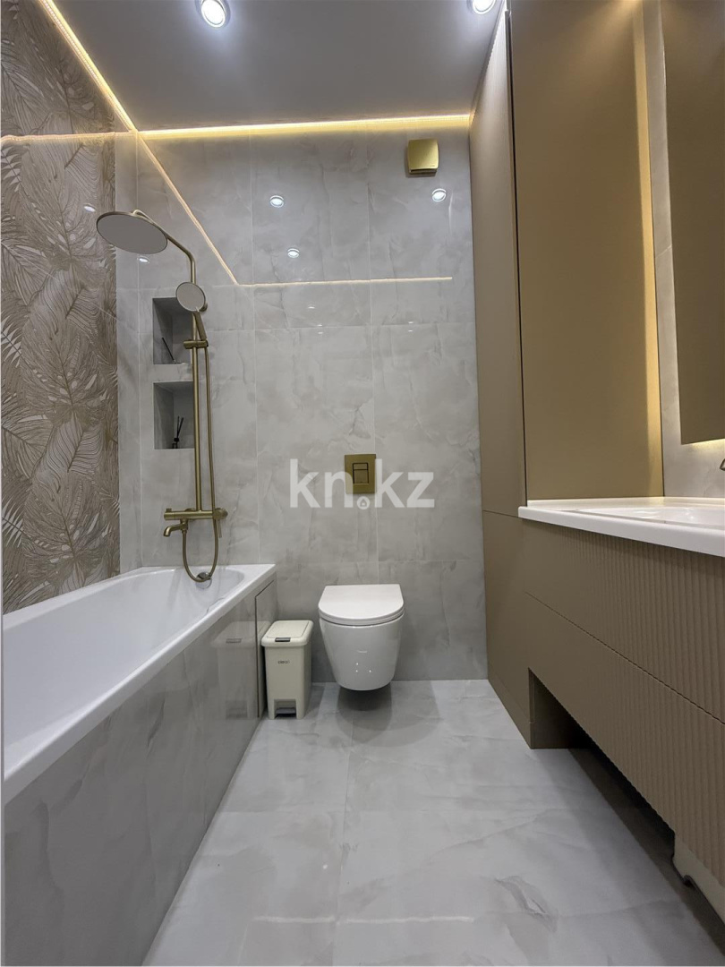 Продажа 3-комнатной квартиры, 87 м² - Продажа квартир в кирпичном доме в Караганде - страница 9 фото 17 из 23