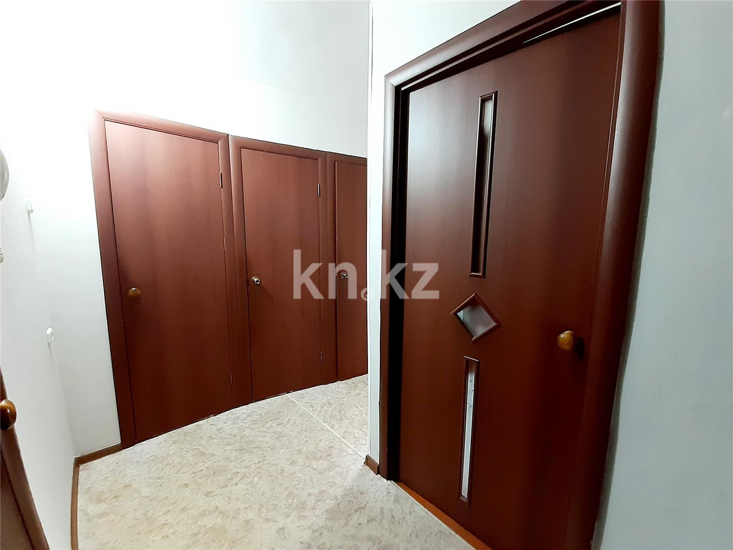 Продажа 2-комнатной квартиры, 44 м², мкр-н 14 в Караганде - фото 10