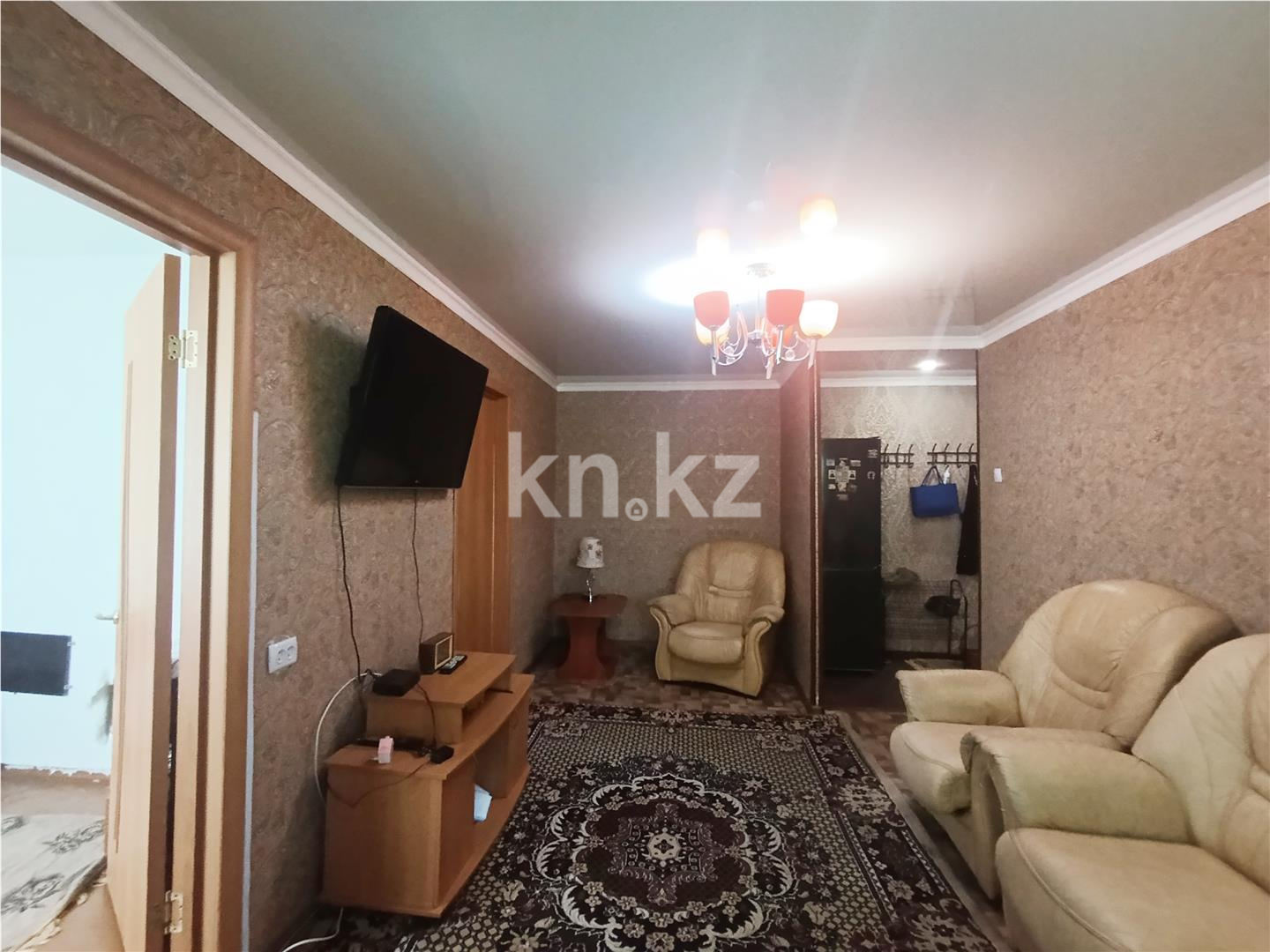 Продажа 3-комнатной квартиры, 48 м², мкр-н 15, дом  35 в Караганде - фото 4
