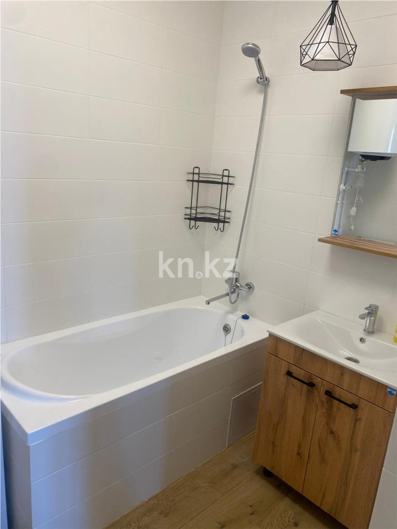 Продажа 2-комнатной квартиры, 42 м², ул. Муканова в Караганде - фото 7