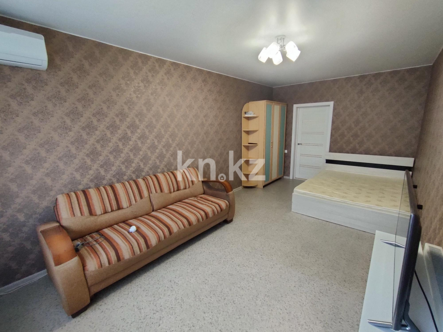 Аренда 1-комнатной квартиры, 37 м², Суюнбая, дом  13 - Аренда квартир помесячно в Алматы без посредников фото 1 из 3