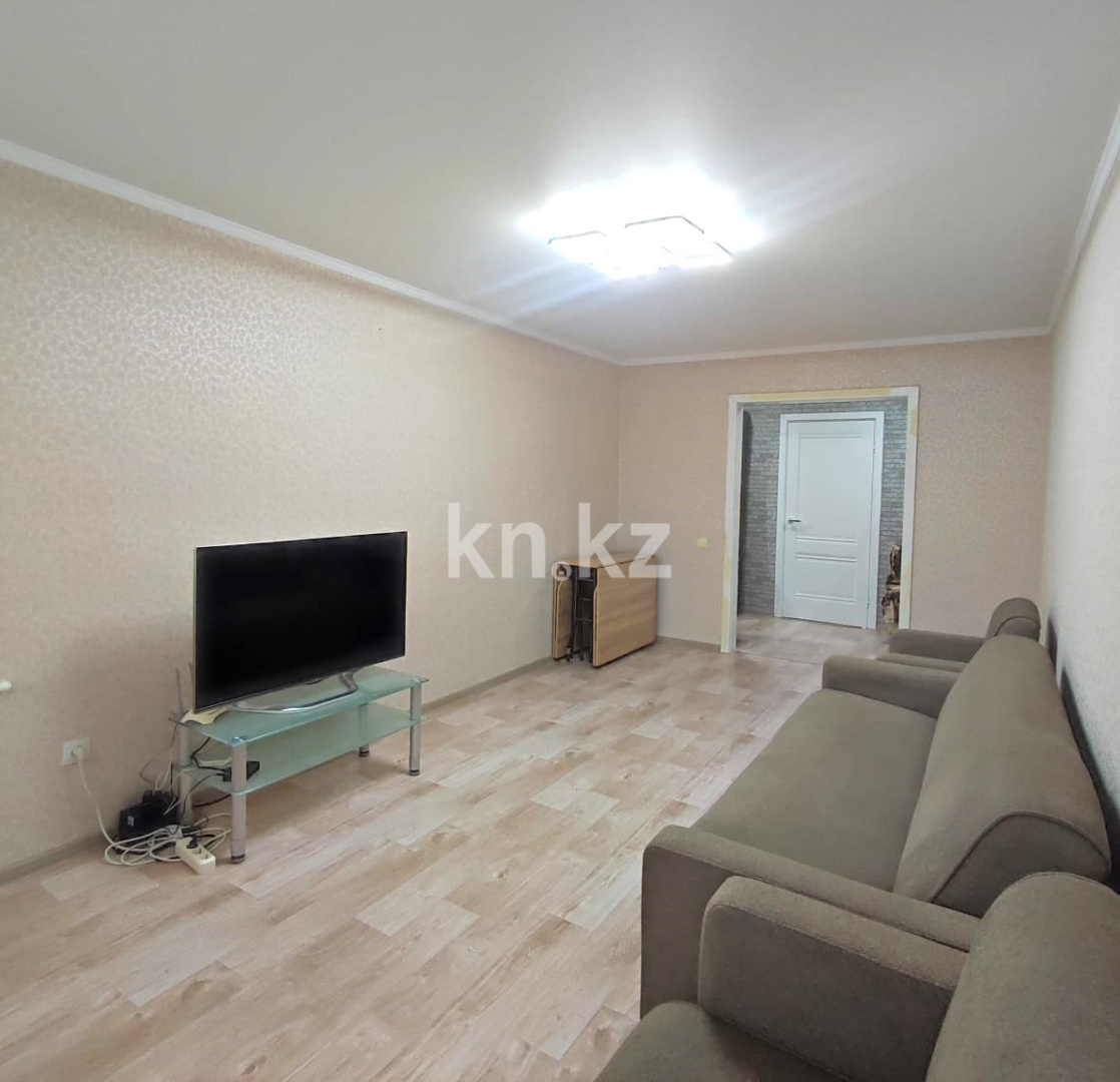 Продажа 4-комнатной квартиры, 80 м², ул. Школьная - Продажа квартир в Абае фото 1 из 10
