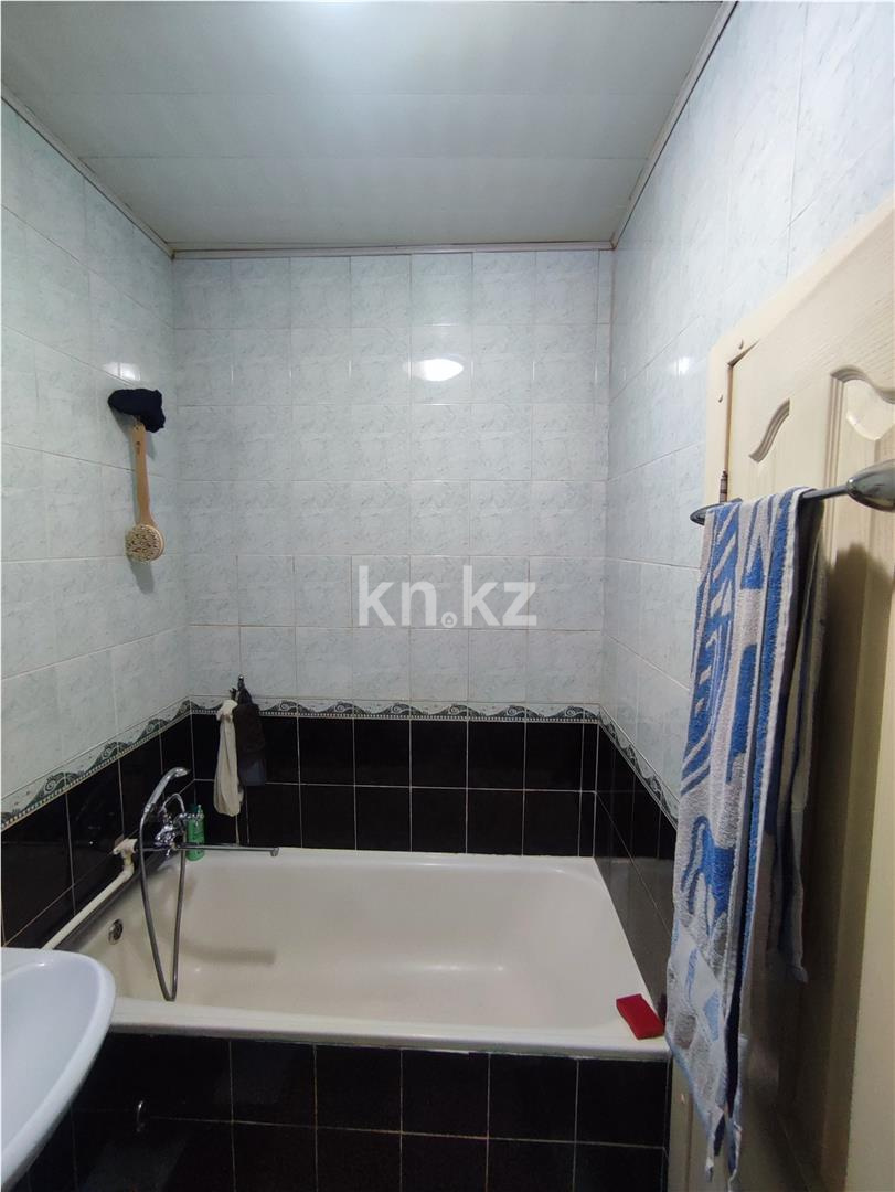 Продажа 3-комнатной квартиры, 76 м², ул. Мустафина - Продажа квартир в Караганде с фото фото 11 из 16