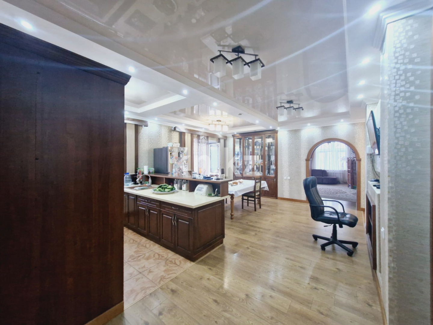 Продажа 5-комнатной квартиры, 197.7 м² - Недвижимость в Костанае фото 13 из 20