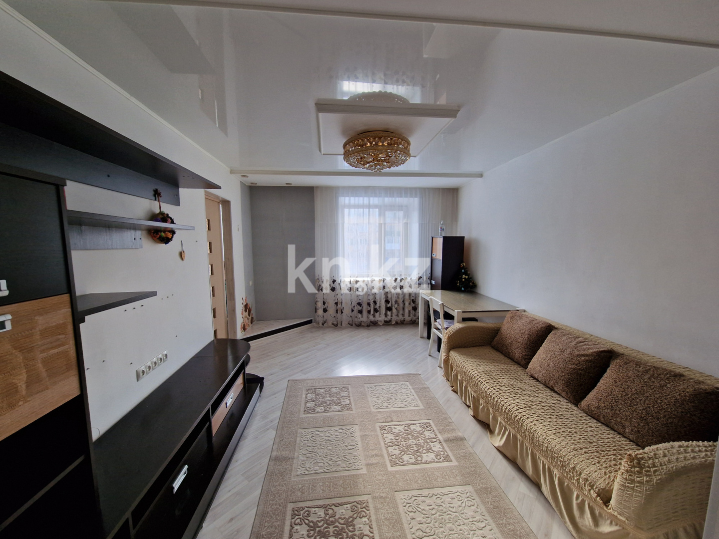 Продажа 4-комнатной квартиры, 80 м², Ауэзова, дом  34 - Продажа и аренда недвижимости в Щучинске фото 1 из 10