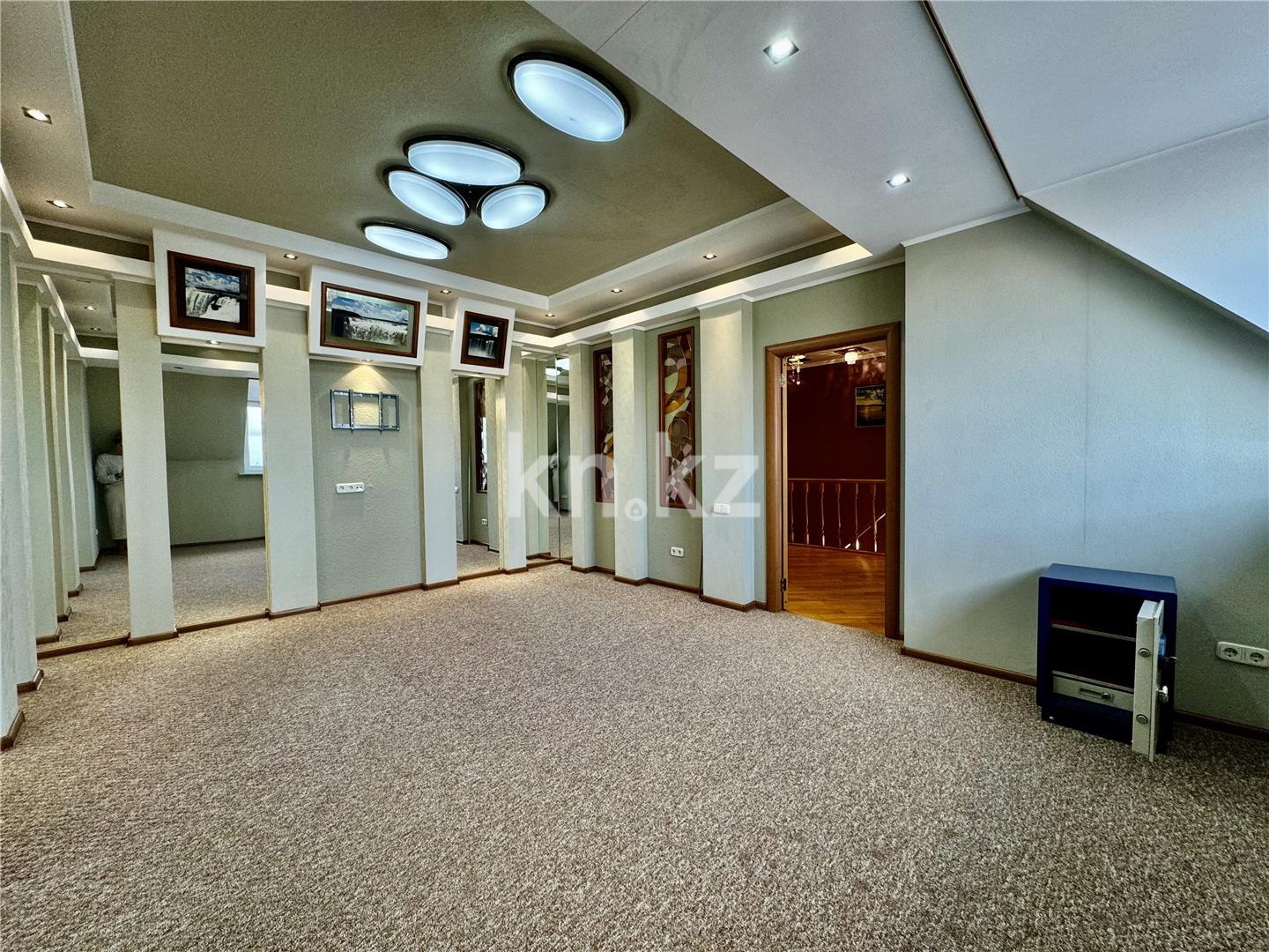 Продажа 6-комнатной квартиры, 227 м², ул. Ерубаева, дом  50/6 - Продажа  пятикомнатных квартир в Караганде фото 26 из 59