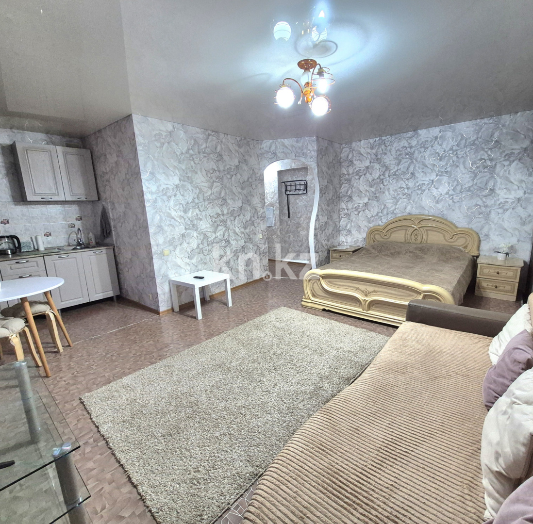 Аренда 1-комнатной квартиры посуточно, 32 м², ул. Алии Молдагуловой, дом  2/1 - Продажа квартир в Уральске фото 1 из 6