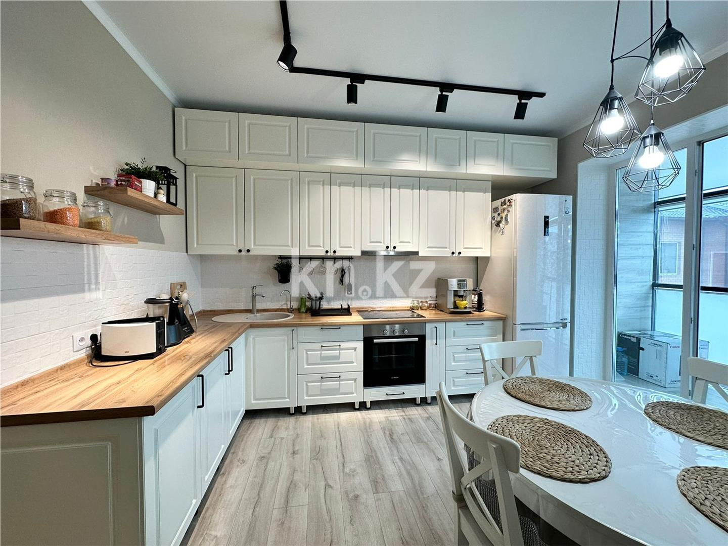 Продажа 3-комнатной квартиры, 88 м², мкр-н Степной-2, дом  14/1 - Продажа  трехкомнатных квартир в Караганде фото 1 из 15
