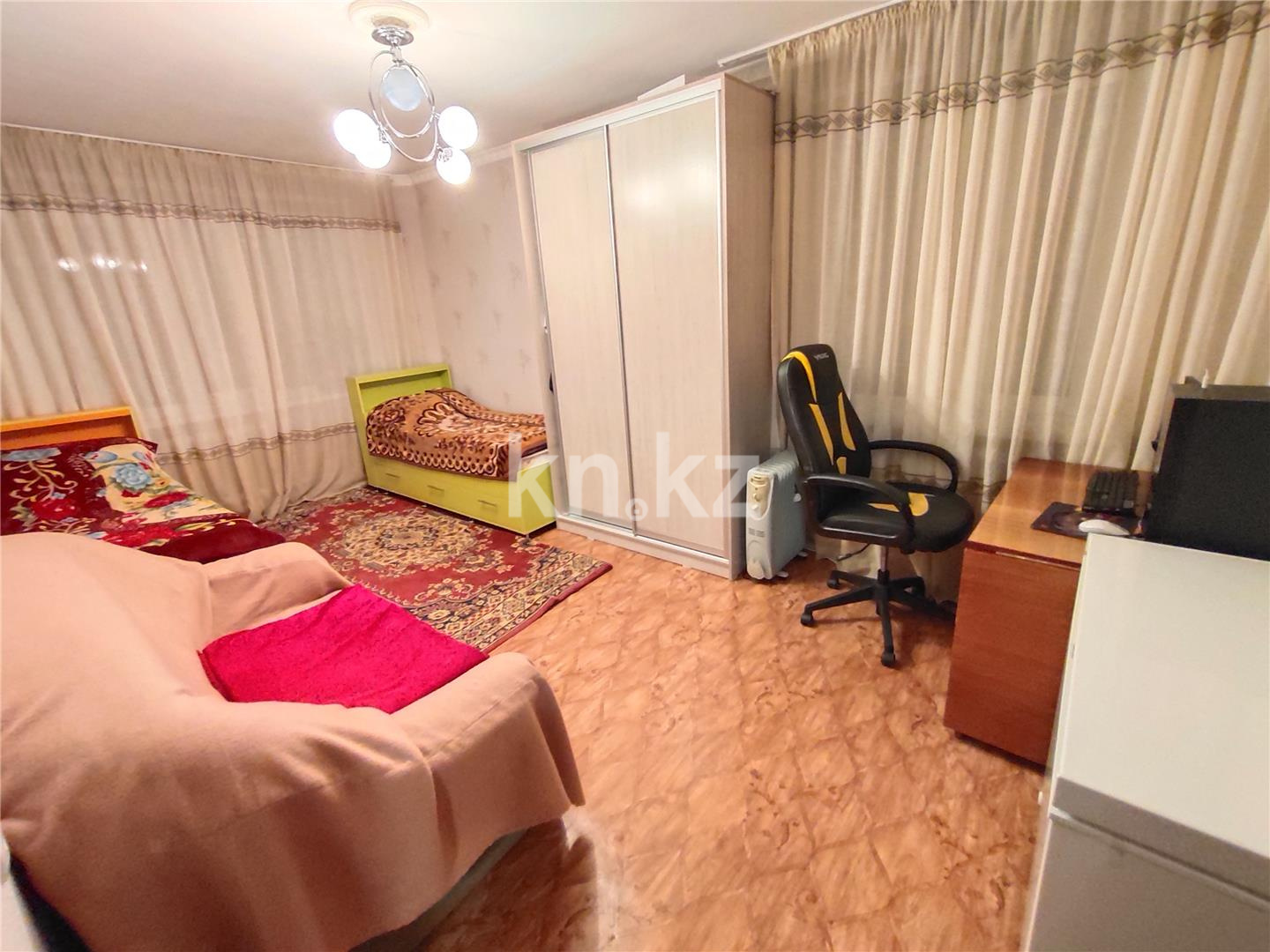 Продажа 3-комнатной квартиры, 62 м², ул. Муканова в Караганде - фото 4