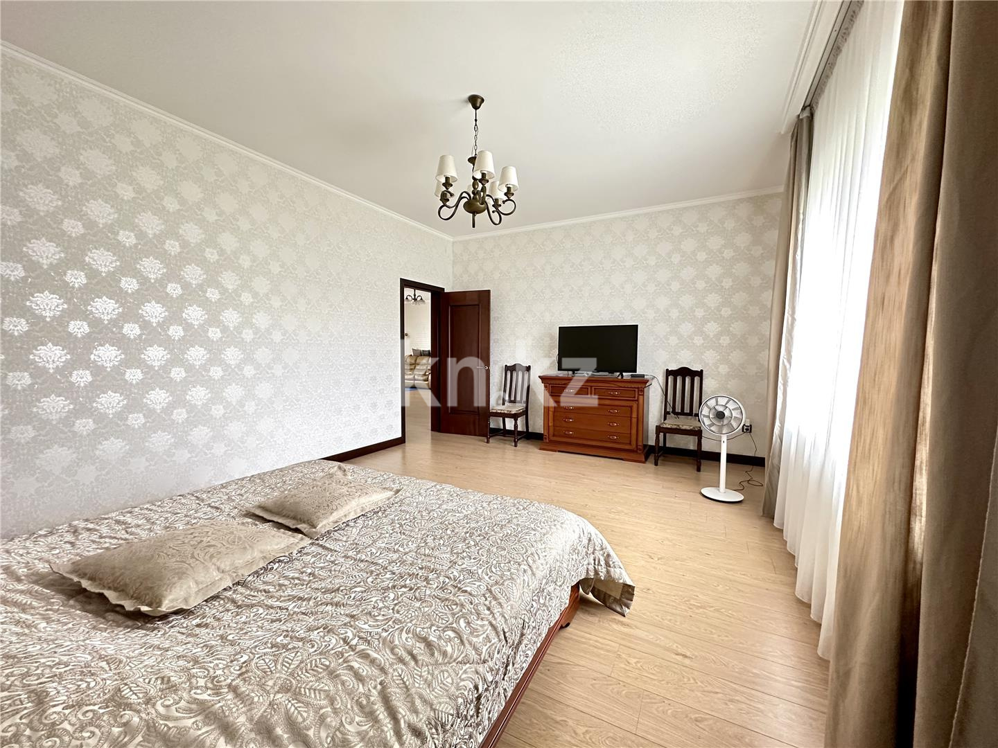 Продажа 6-комнатного дома, 400.7 м², ул. Жанибекова - Продажа домов, коттеджей в Караганде фото 5 из 52