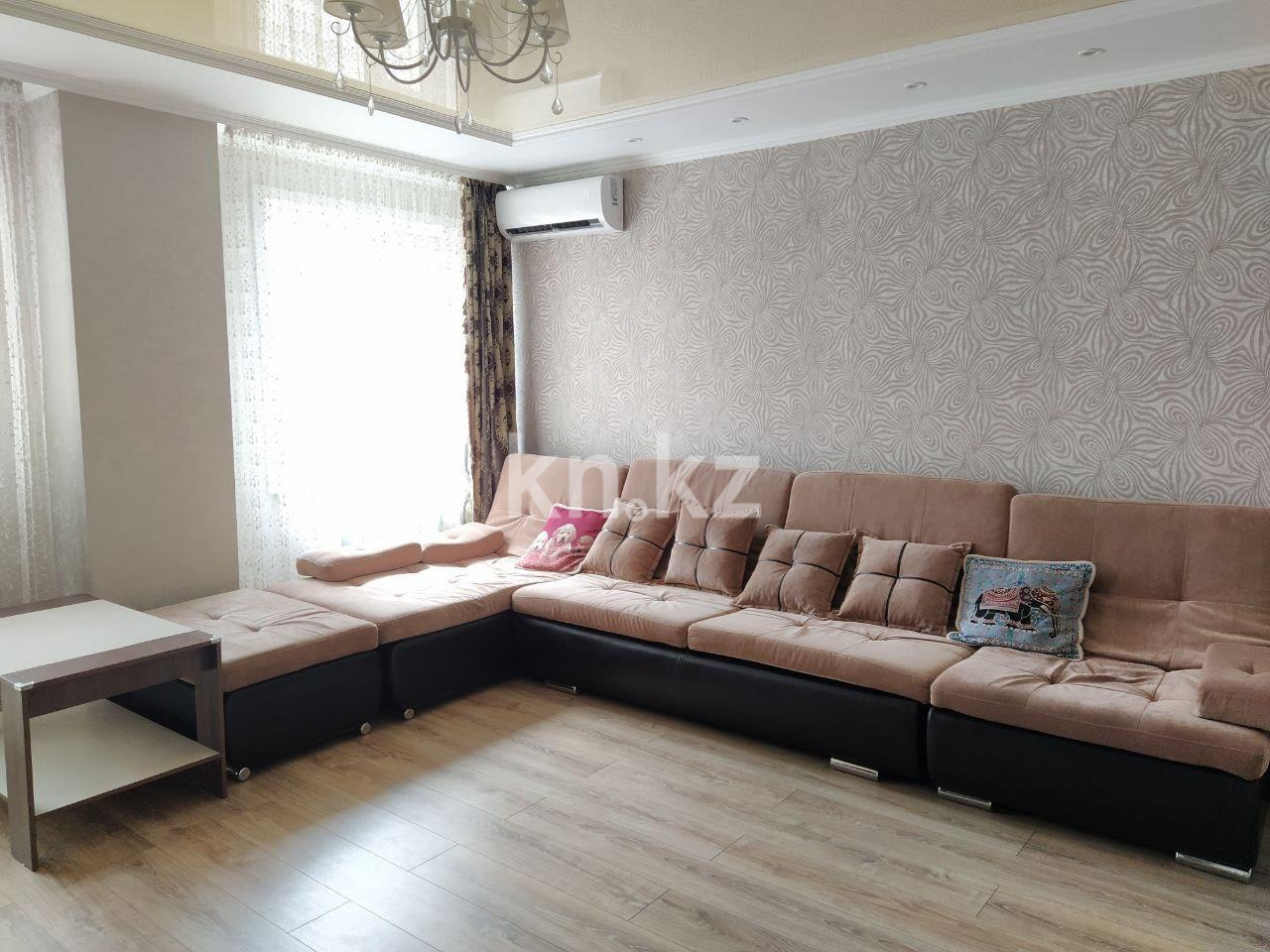 Продажа 2-комнатной квартиры, 67 м², пр. Республики - Продажа  двухкомнатных квартир в Караганде фото 1 из 14