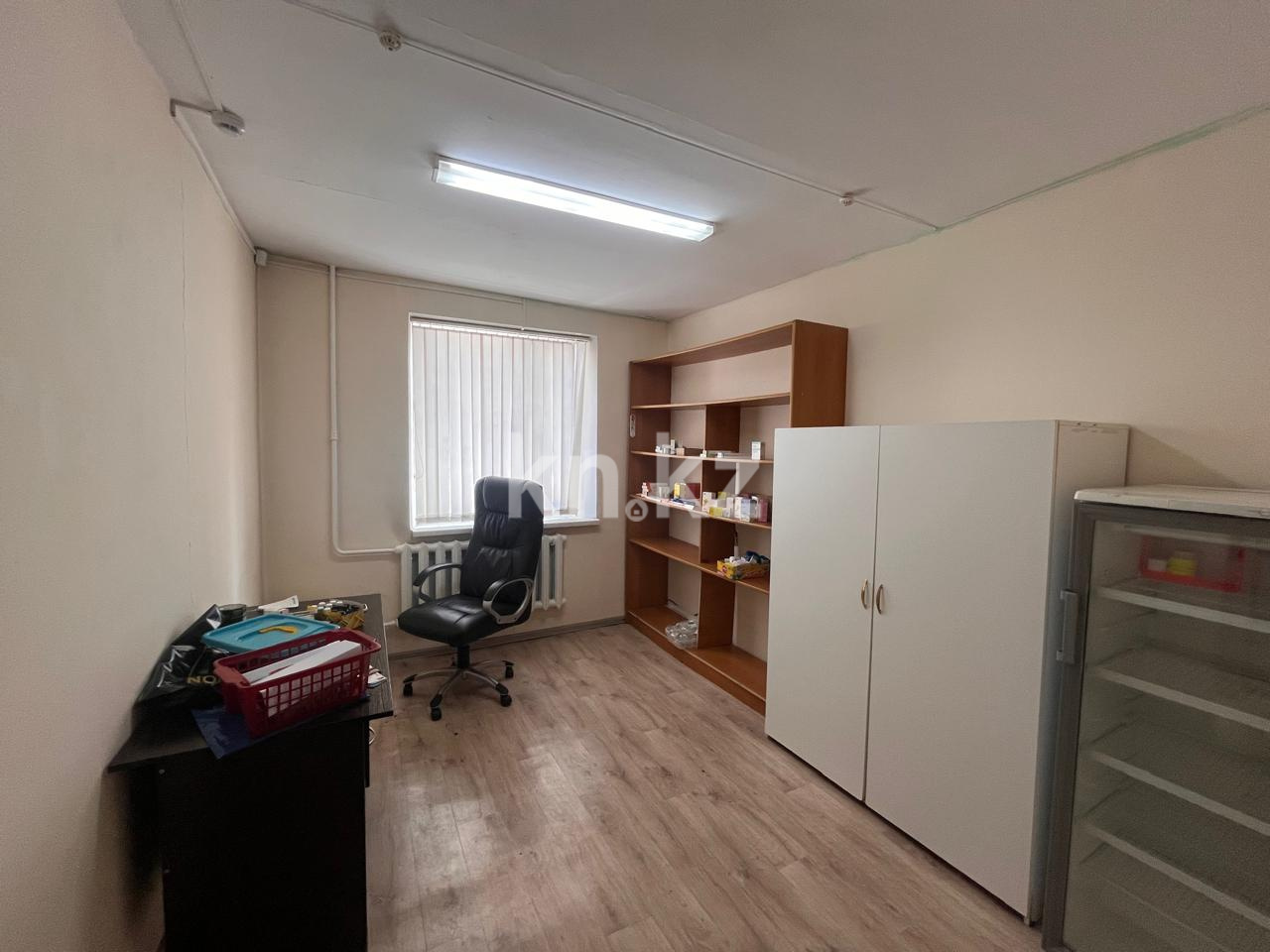 Продажа , 47 м², мкр-н Восток-3, дом  20 - Продажа офисных и торговых помещений в Караганде фото 11 из 15