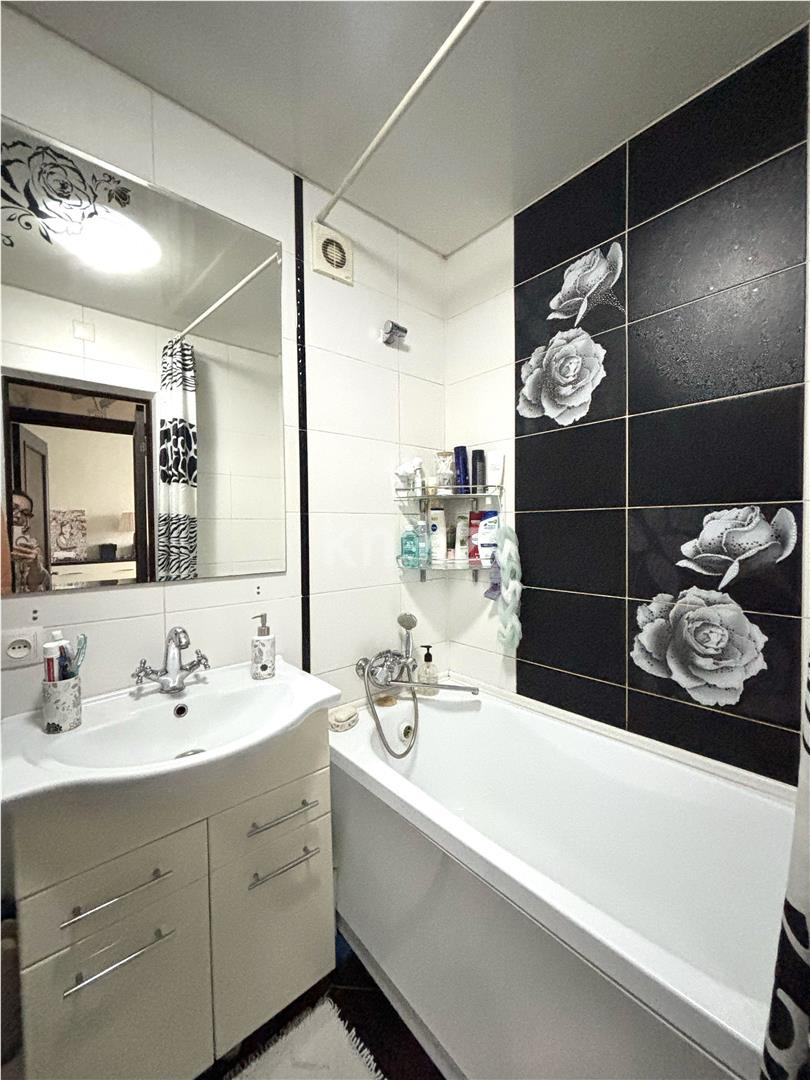 Продажа 3-комнатной квартиры, 57 м², ул. Крылова, дом  11 в Караганде - фото 12