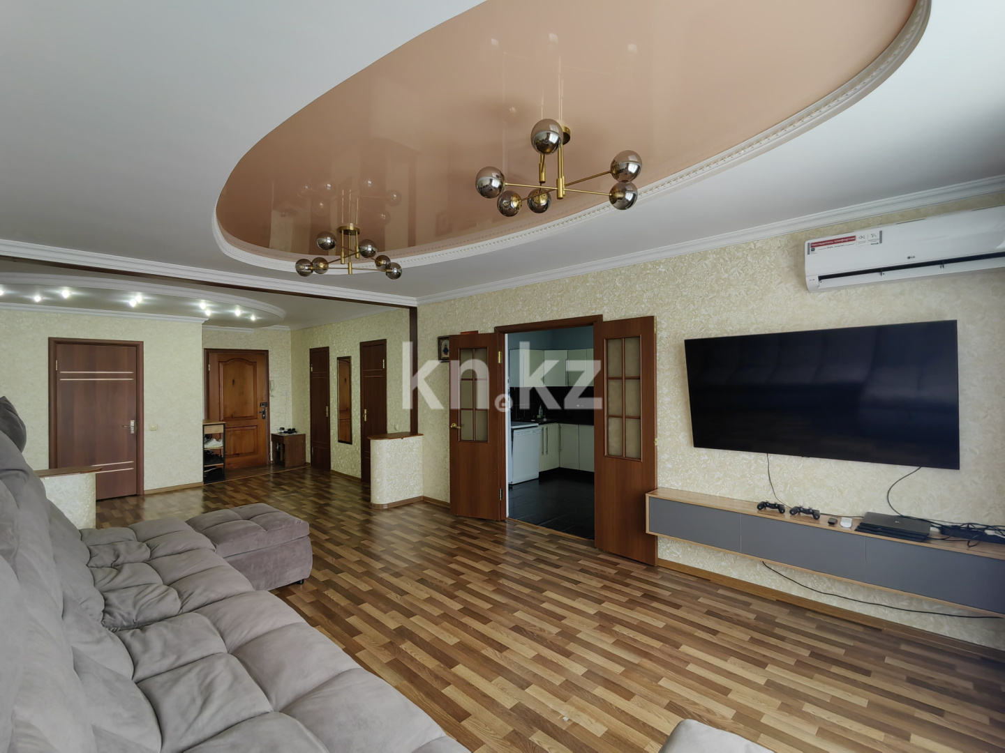 Продажа 4-комнатной квартиры, 122 м², пр. Республики, дом  40 - Продажа  четырехкомнатных квартир в Караганде фото 6 из 32