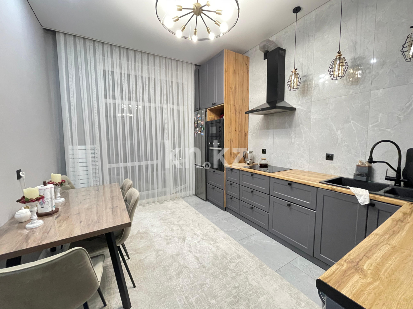 Продажа 2-комнатной квартиры, 65 м², ул. Муканова в Караганде - фото 2