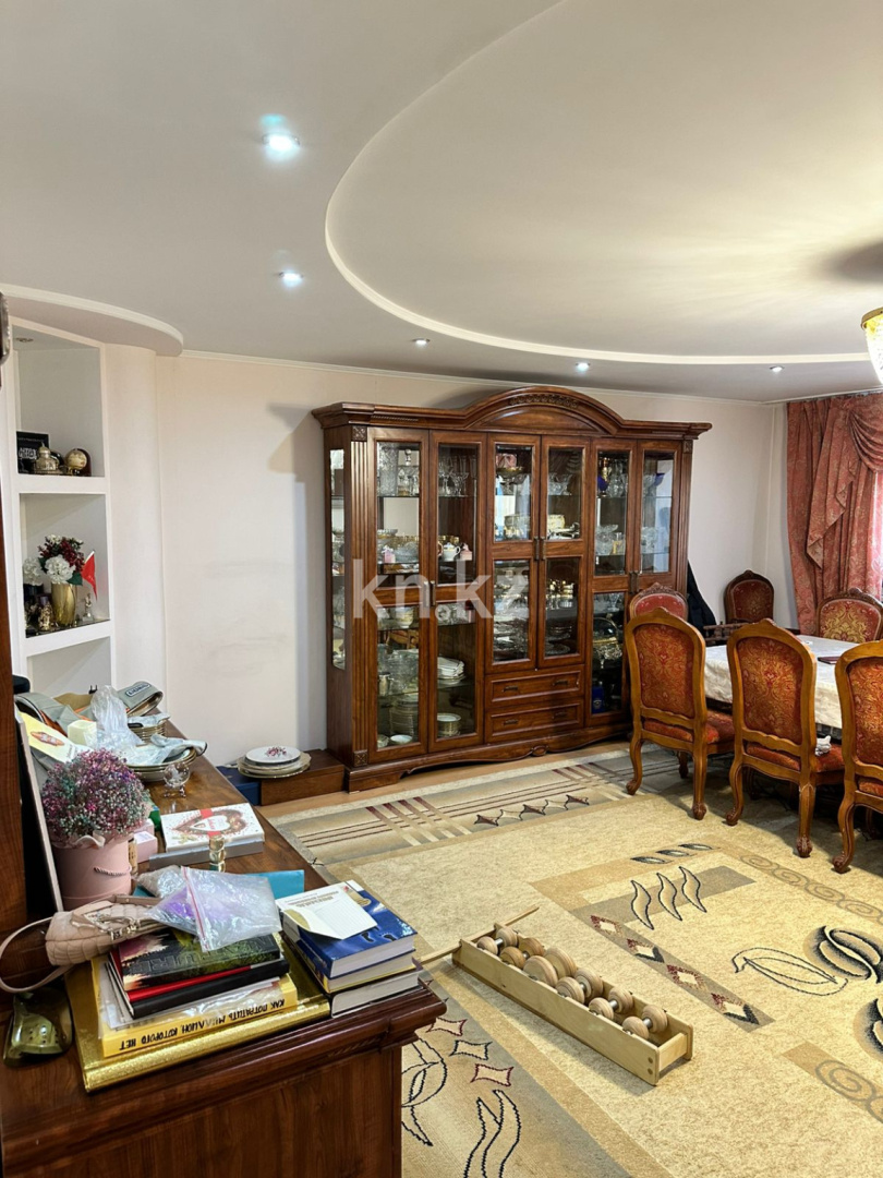 Продажа 6-комнатной квартиры, 220 м², ул. Ержанова, дом  12 - Продажа  пятикомнатных квартир в Караганде без посредников фото 10 из 13
