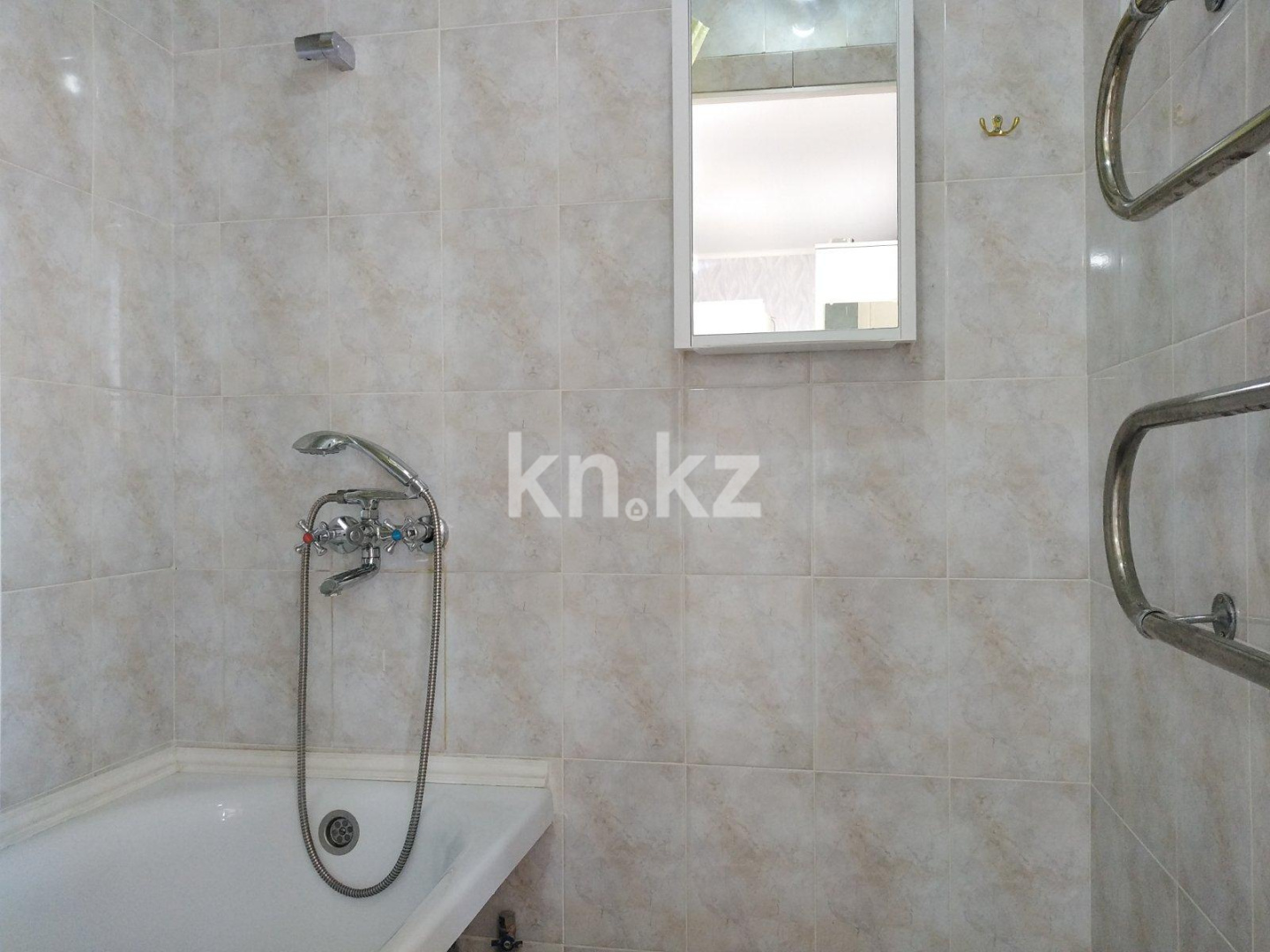 Аренда 2-комнатной квартиры посуточно, 58 м², мкр-н 4, дом  58 - Продажа и аренда недвижимости в Актау фото 13 из 16