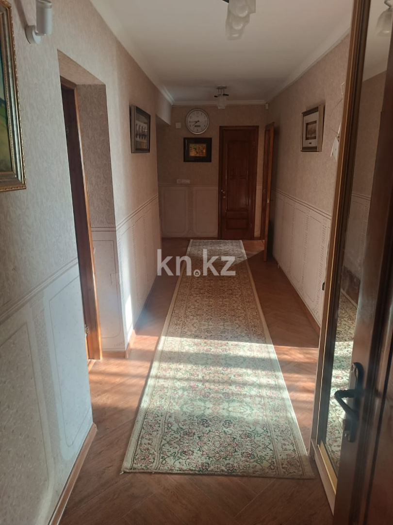 Продажа 4-комнатной квартиры, 100 м², ул. Бакинская - Продажа  четырехкомнатных квартир в Караганде фото 1 из 34