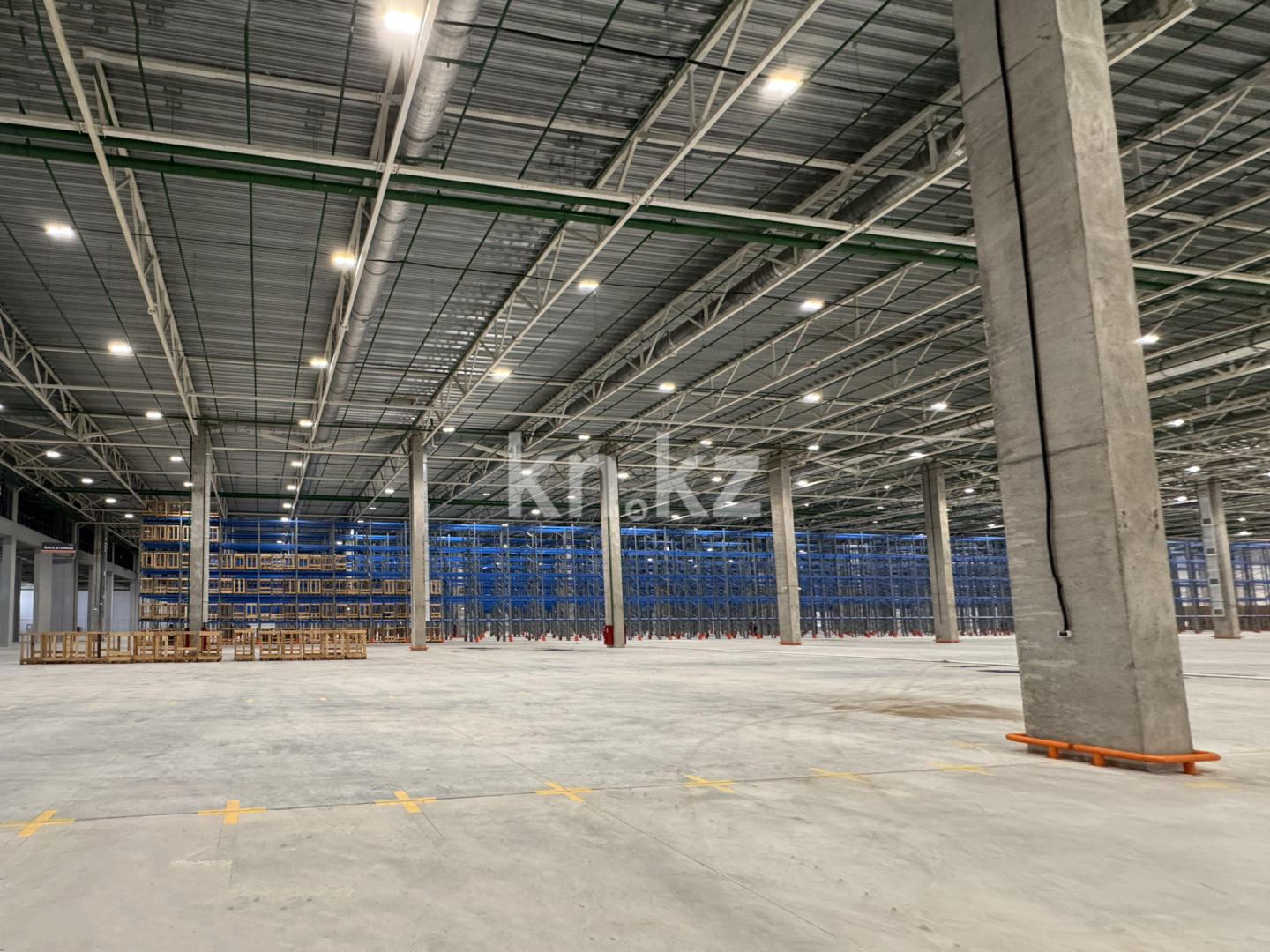 Аренда , 5000 м², АКХ Жетысу, дом  1095 - Аренда баз, складов и промышленной недвижимости в Алматы с фото фото 10 из 11