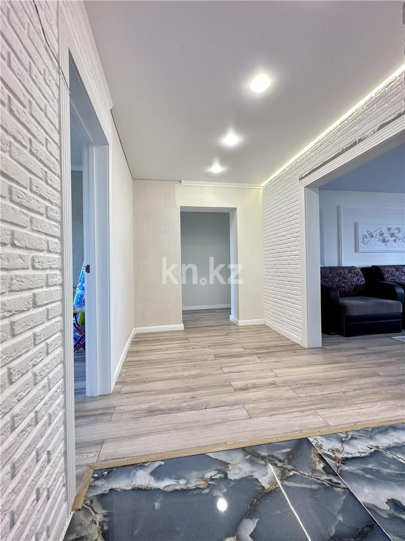 Продажа 4-комнатной квартиры, 79 м², ул. Крылова - Продажа  четырехкомнатных квартир в Караганде фото 21 из 30