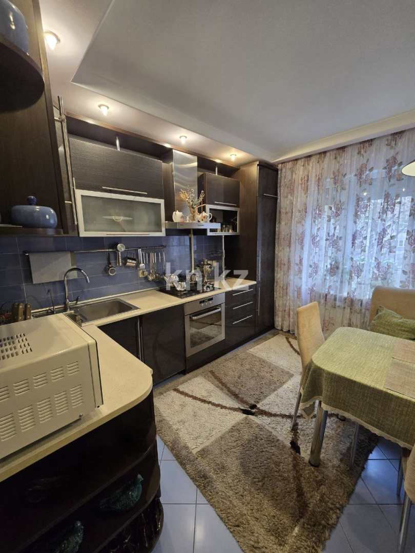 Продажа 4-комнатной квартиры, 80 м², ул. Жандосова - Продажа квартир в Алматы фото 3 из 22