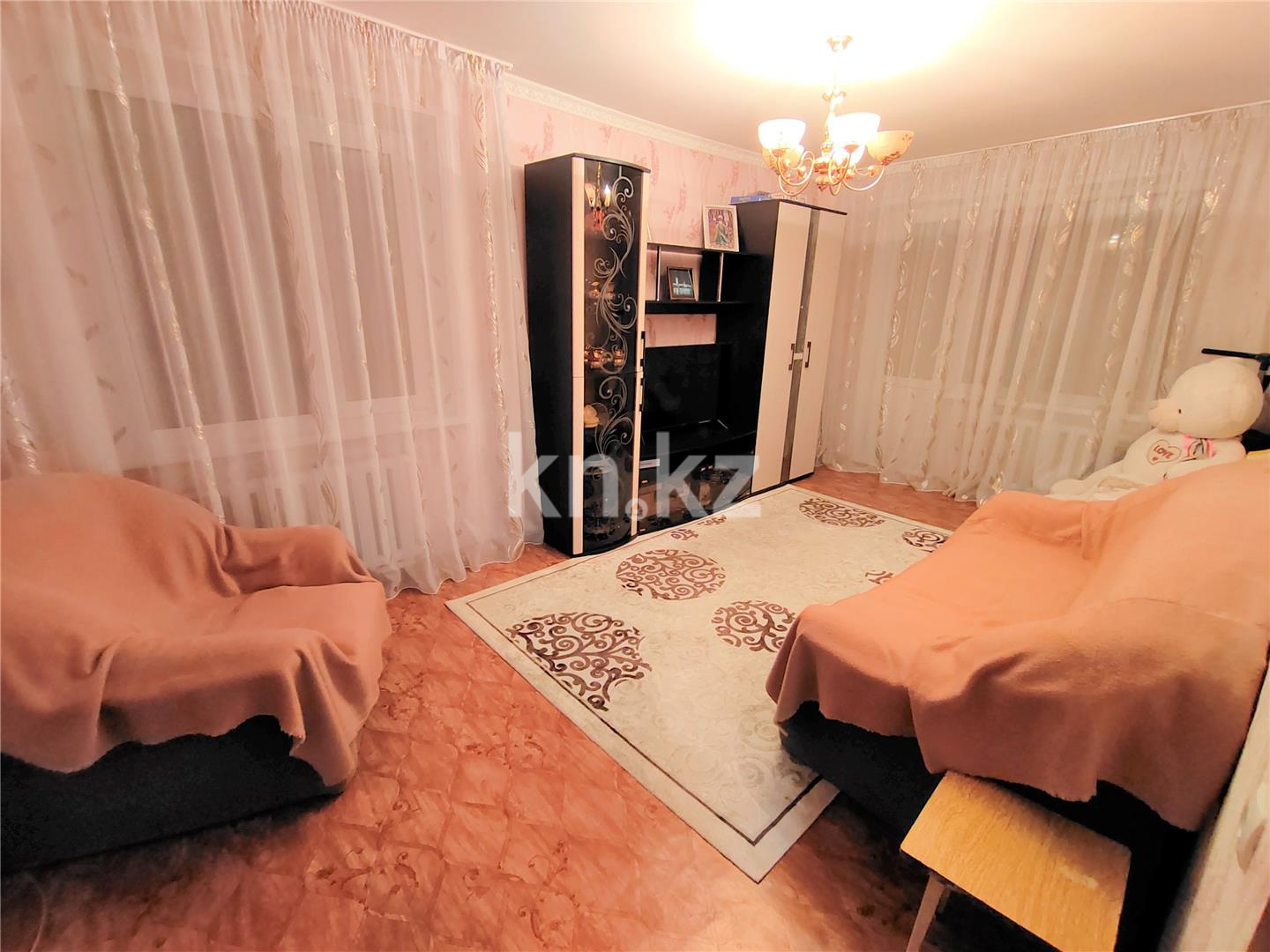 Продажа 3-комнатной квартиры, 62 м², ул. Муканова в Караганде - фото 2