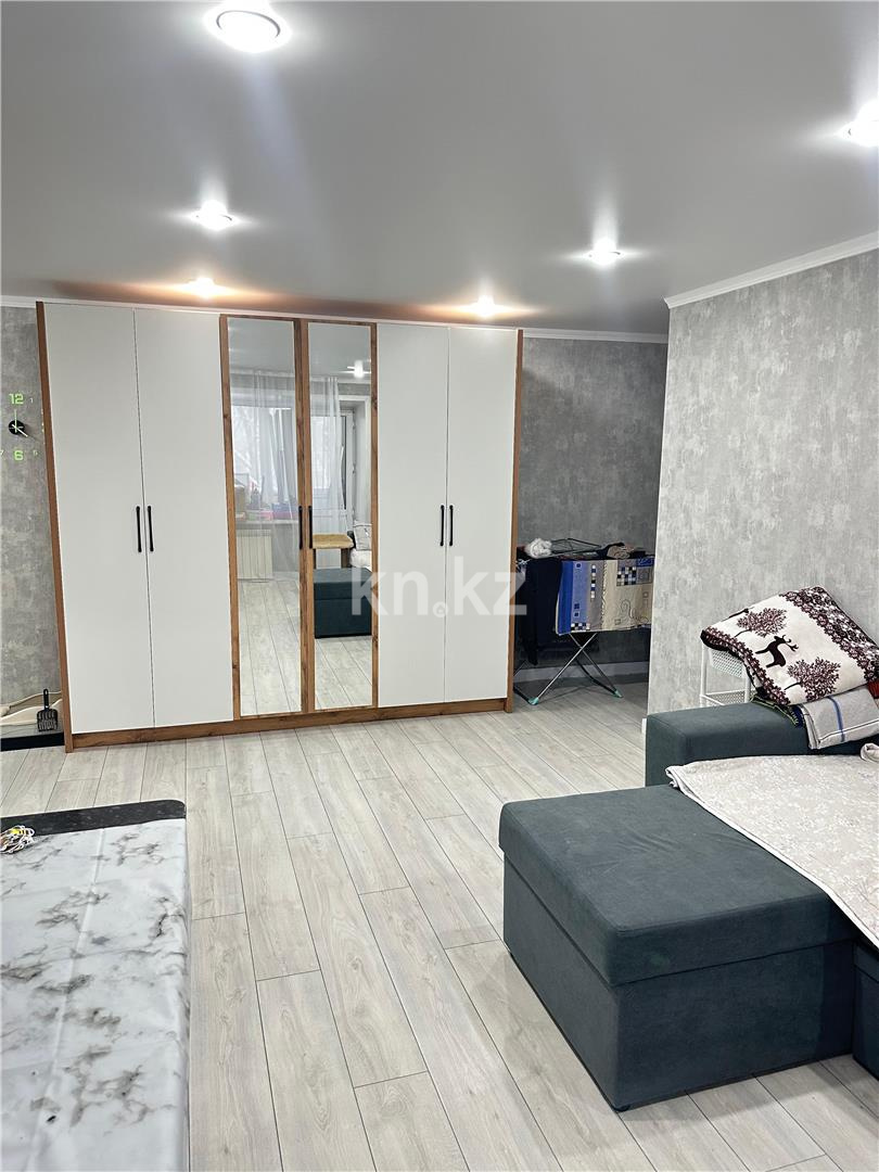 Продажа 2-комнатной квартиры, 43 м², пр. Бухар-жырау, дом  60 - Продажа жилой и коммерческой недвижимости в Караганде фото 1 из 10