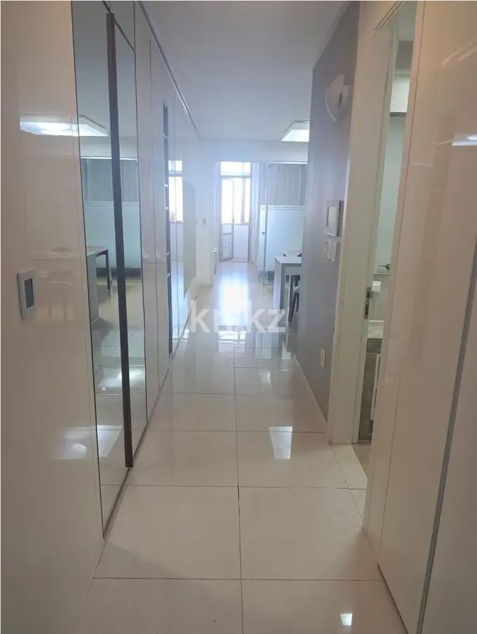 Продажа 1-комнатной квартиры, 42 м², пр. Кошкарбаева, дом  10/1 в Астане - фото 4